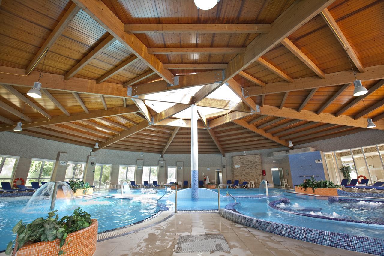 Termas De Cuntis - Hotel Castro Do Balneario ภายนอก รูปภาพ