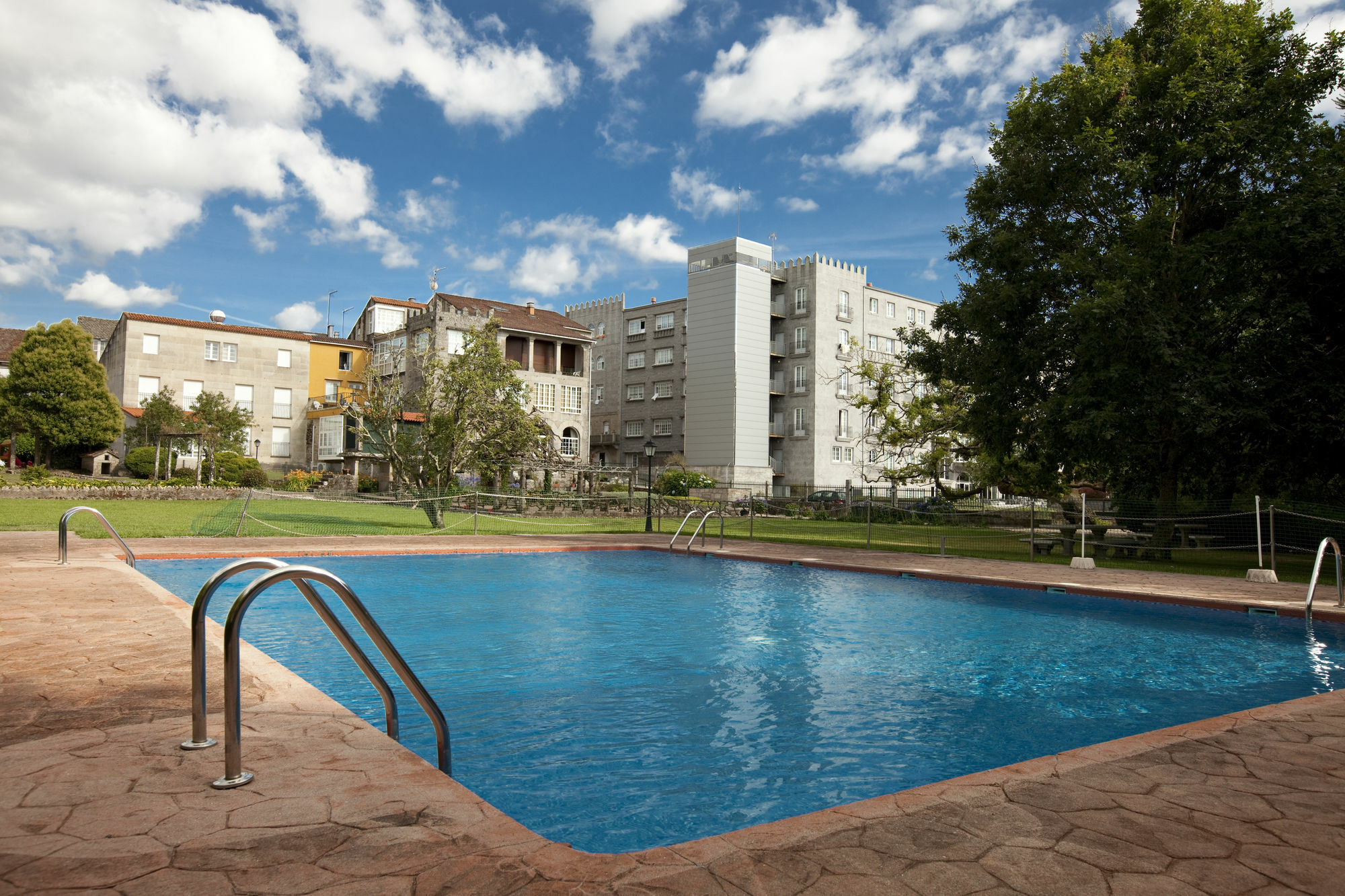 Termas De Cuntis - Hotel Castro Do Balneario ภายนอก รูปภาพ